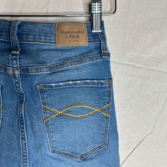 Abercrombie & Fitch Ultra High Rise Blue Denim Jeans‎ - Picture 5 of 8